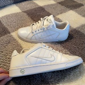 Nike white shoes size 6.5
